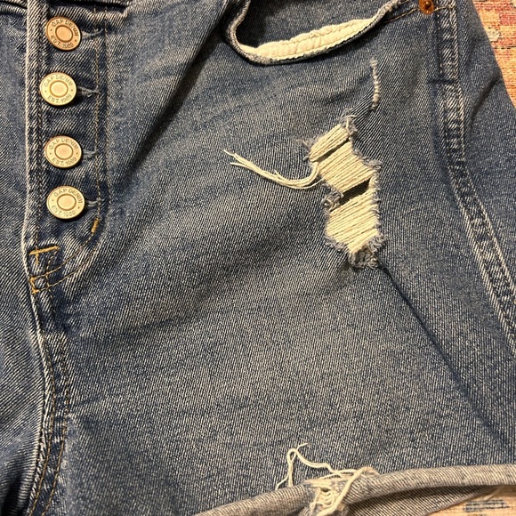 Gap Women's Distressed Denim Shorts size 14 - Picture 5 of 9
